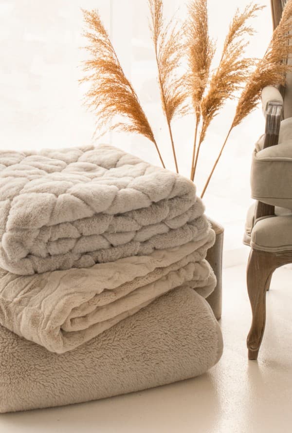 Blankets & Throws