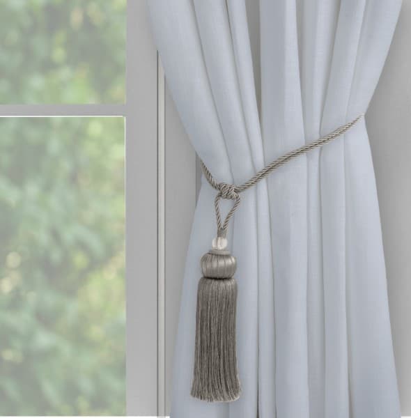 Velma Natural Tieback