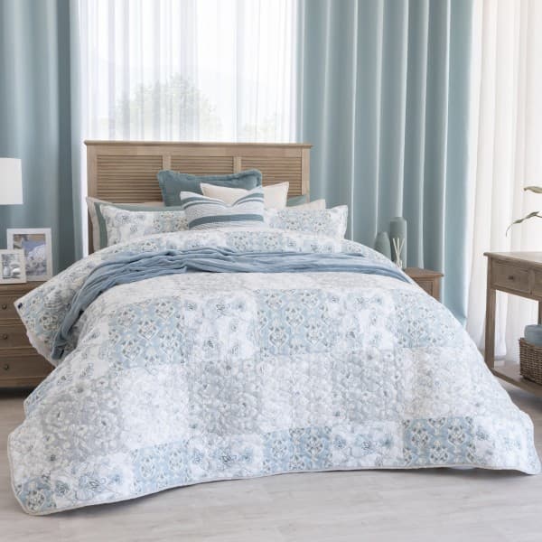 CELESTE SEAFOAM QUILT SET