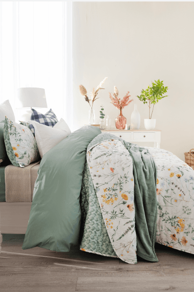 YVETTE SAGE QUILT SET