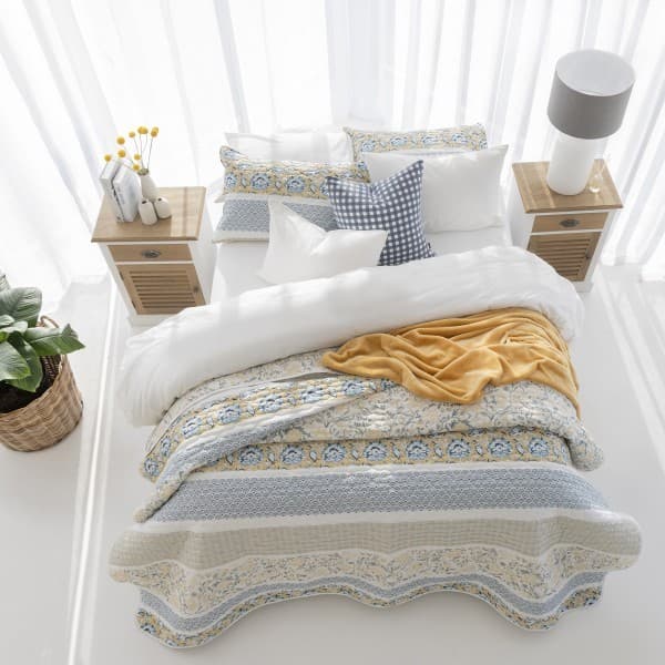 LOLA DUCK EGG QUILT SET