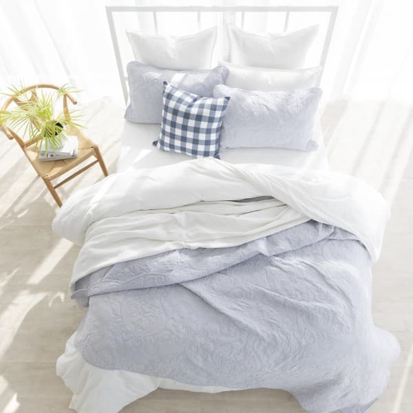 KAMARI SKY BLUE QUILT SET