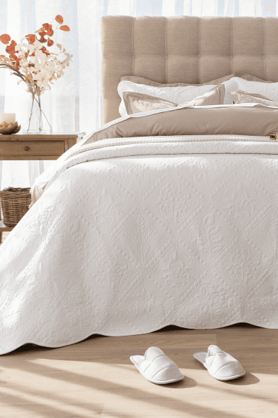HEIDI WHITE QUILT SET
